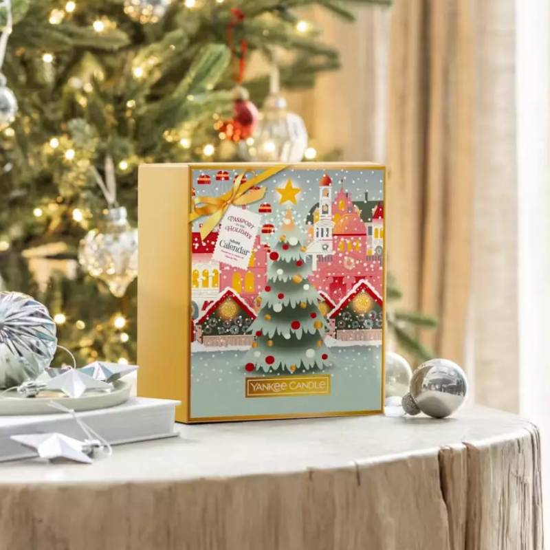 Yankee Candle Christmas Advent Calendar Book 2024